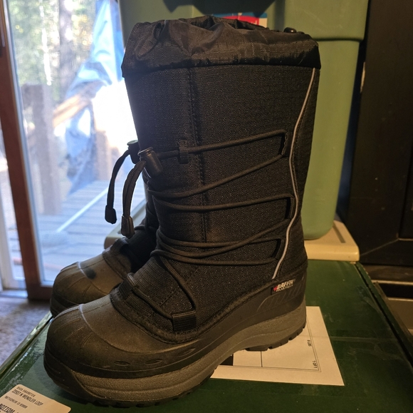 Snow Boots - Picture 3 of 8